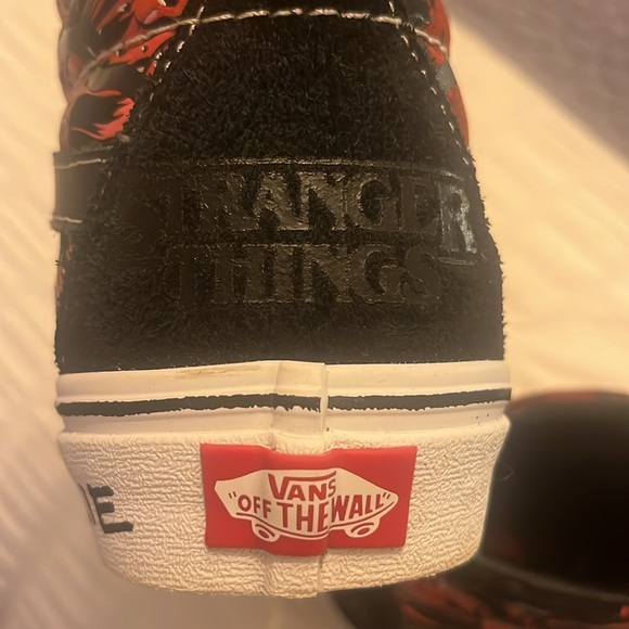 Vans Stranger Things Hi-Tops - Picture 8 of 9